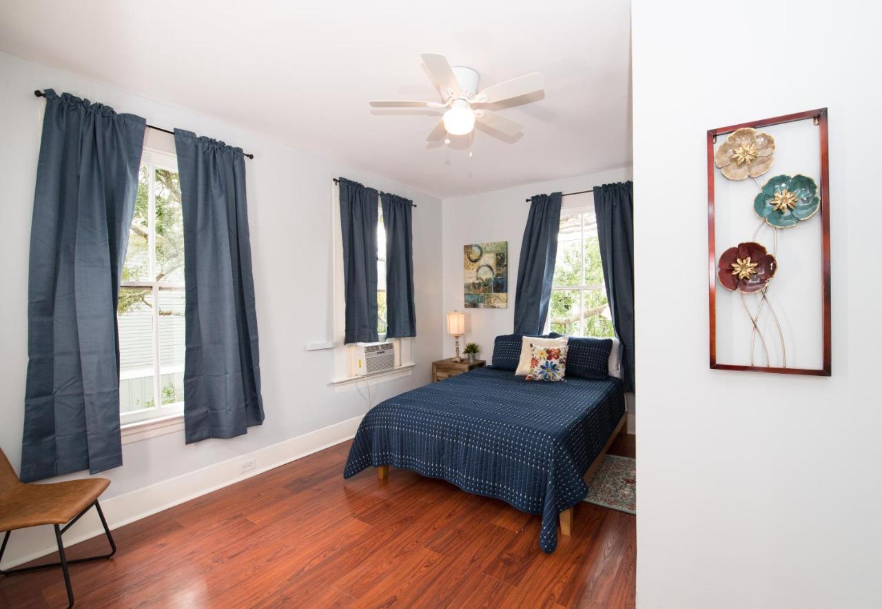Beautiful Two-Story In Central Galveston, Short Walk To Beach, Near Downtown! | Seas The Breeze Villa Eksteriør billede