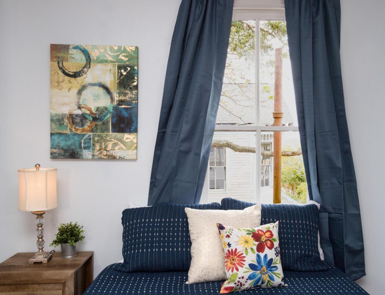 Beautiful Two-Story In Central Galveston, Short Walk To Beach, Near Downtown! | Seas The Breeze Villa Eksteriør billede
