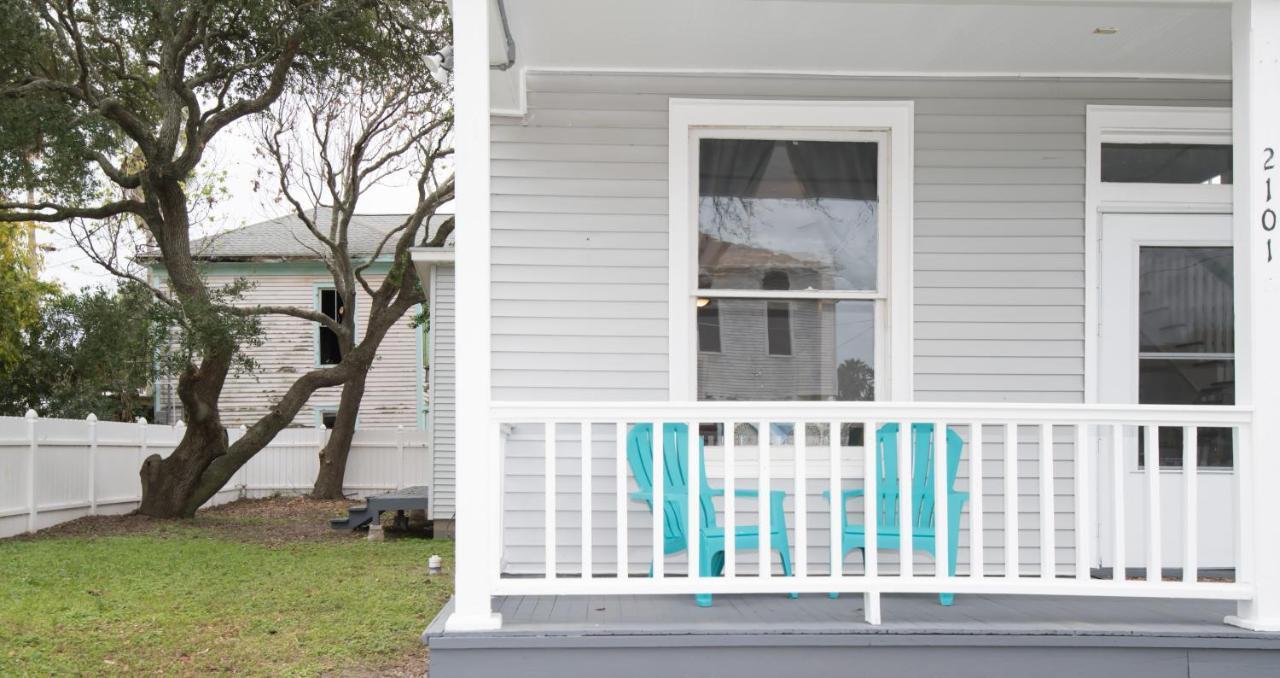 Beautiful Two-Story In Central Galveston, Short Walk To Beach, Near Downtown! | Seas The Breeze Villa Eksteriør billede