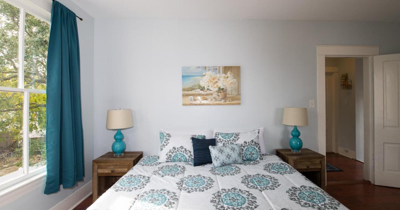 Beautiful Two-Story In Central Galveston, Short Walk To Beach, Near Downtown! | Seas The Breeze Villa Eksteriør billede