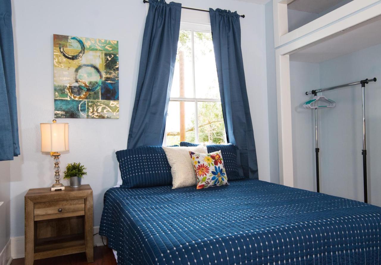 Beautiful Two-Story In Central Galveston, Short Walk To Beach, Near Downtown! | Seas The Breeze Villa Eksteriør billede