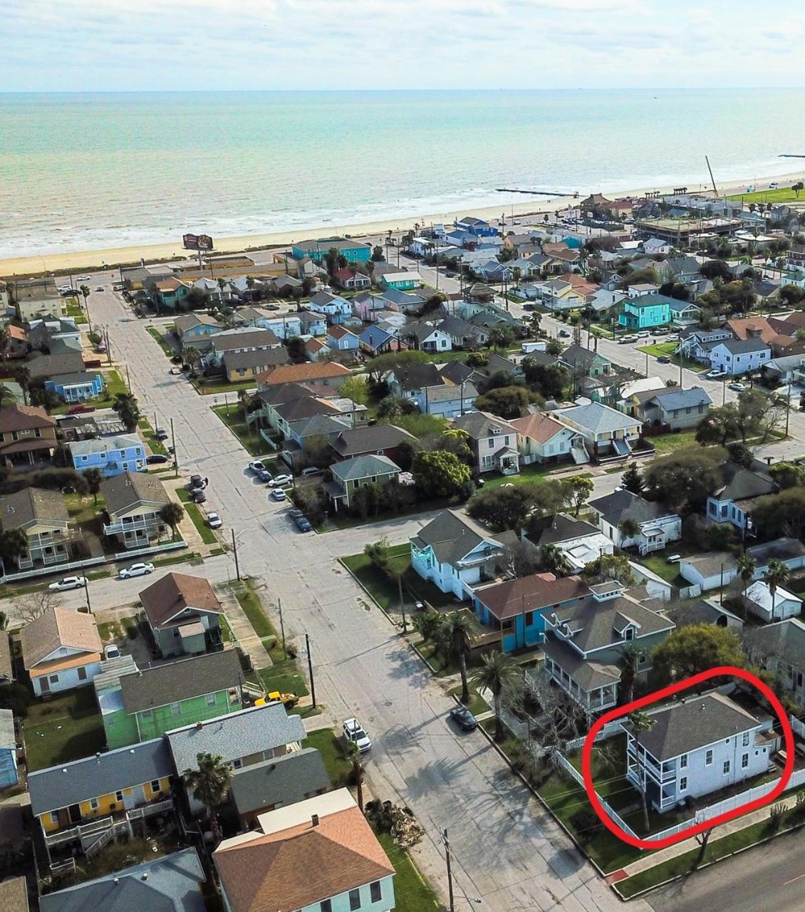 Beautiful Two-Story In Central Galveston, Short Walk To Beach, Near Downtown! | Seas The Breeze Villa Eksteriør billede